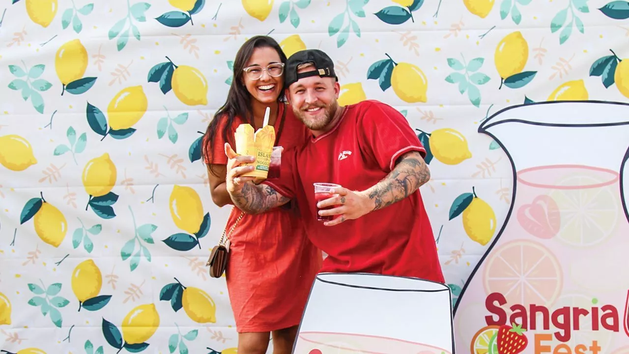 FESTIVALS_Sangria_Couple_1280x576