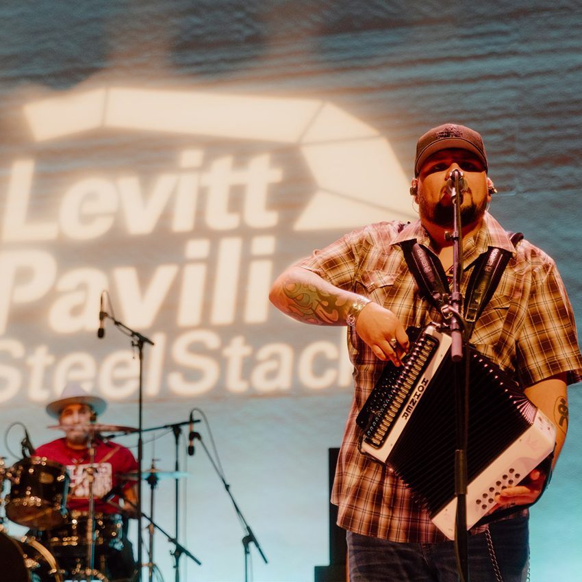 LEVITT_performer_drum_accordian_850x850