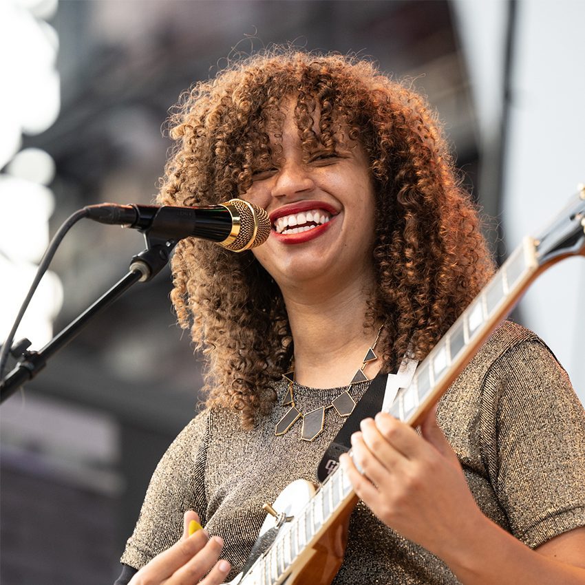 PIC_blues_guitar_singer_850x850