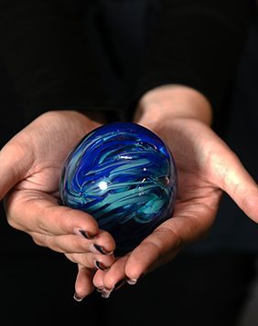 VISUALARTS_282x357_glassball