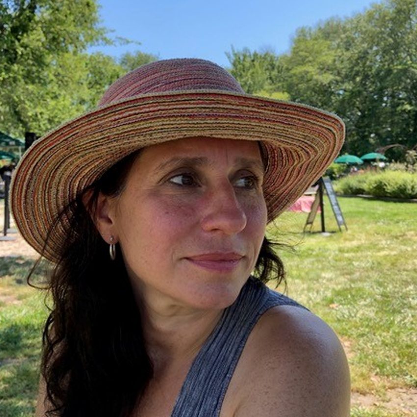 COMEDY_katina_850x850