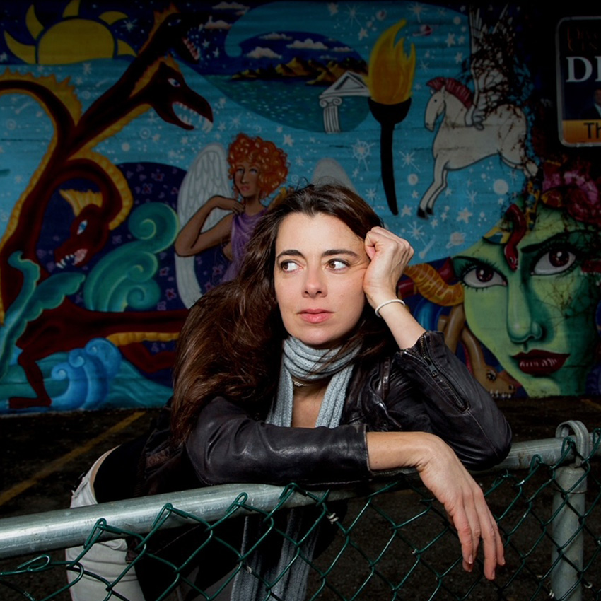 COMEDY_carmen-lynch-square-850×850