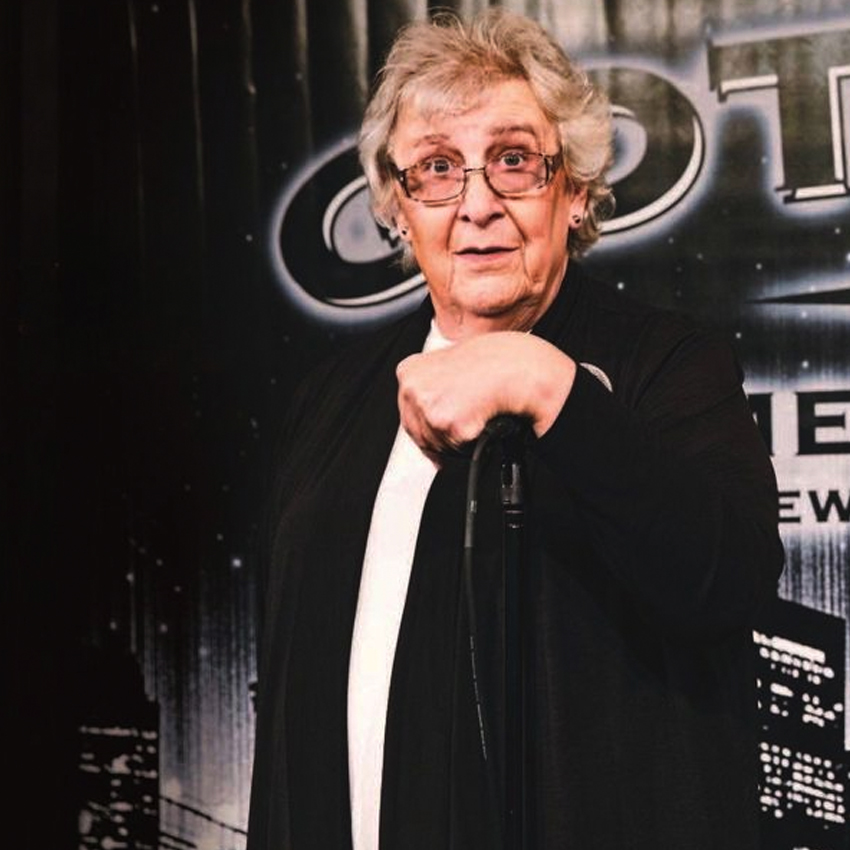 COMEDY_JuliaScotti_850x850
