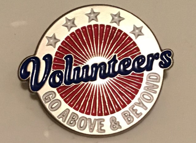 volunteer-comittee-pin